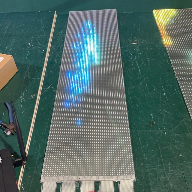 P4-P30 Écran de film en cristal à LED extérieur P4-P30 Affichage transparent flexible